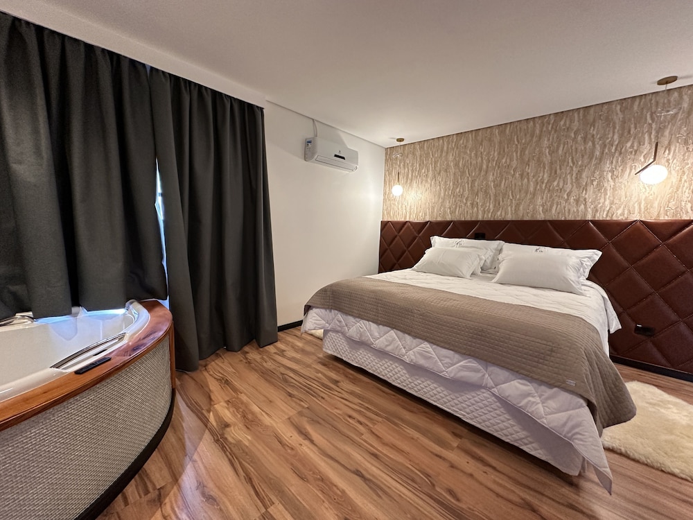Exclusive Double Room, 1 King Bed, Non Smoking, Jetted Tub photo 1