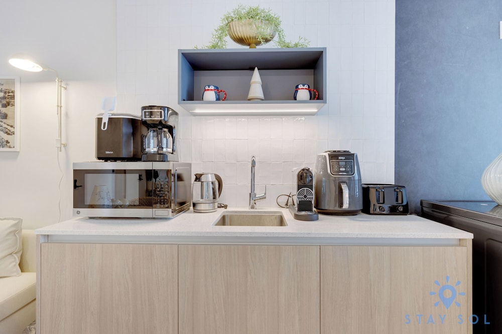 Classic Apartment, 1 Bedroom, Kitchenette, City View photo 2