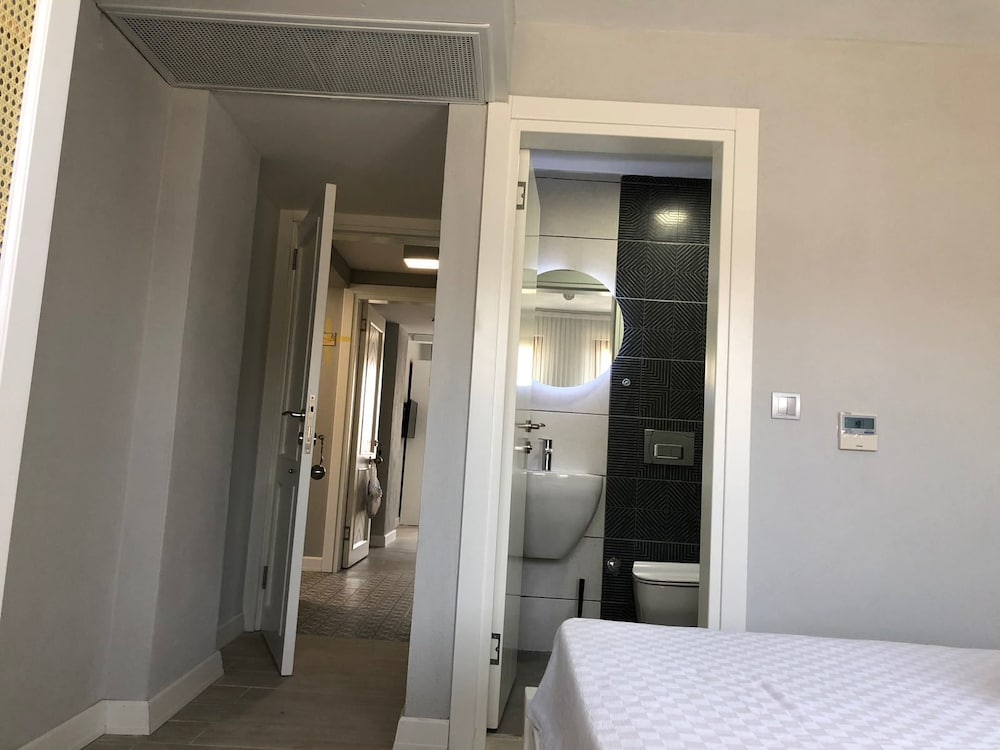 Standard Triple Room photo 2