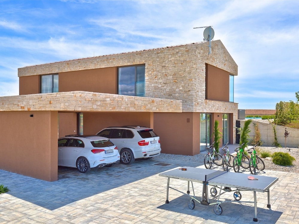House photo 2