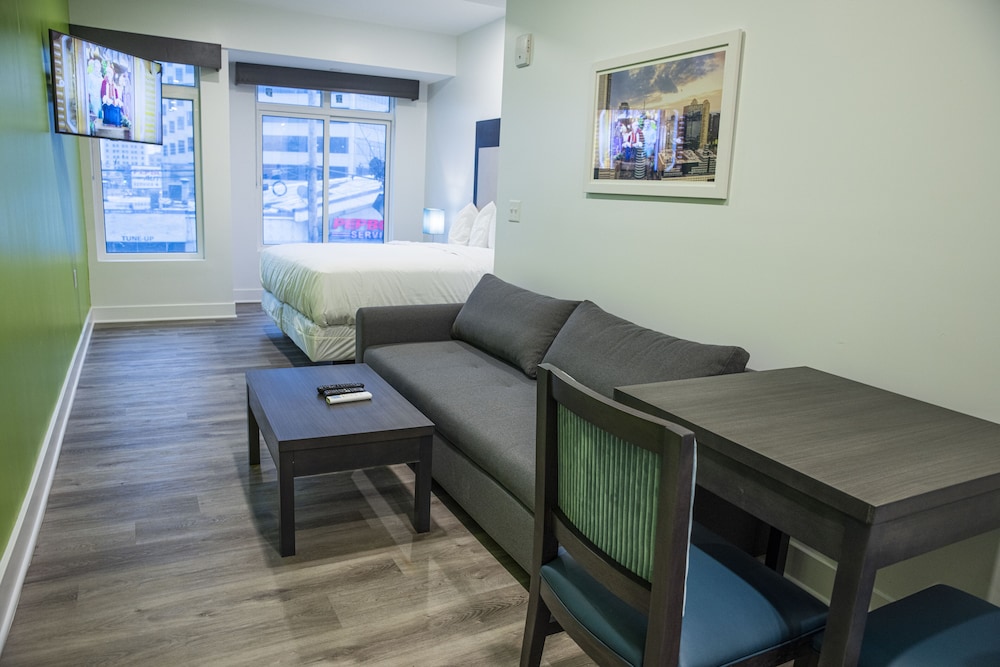 Deluxe Studio Suite
