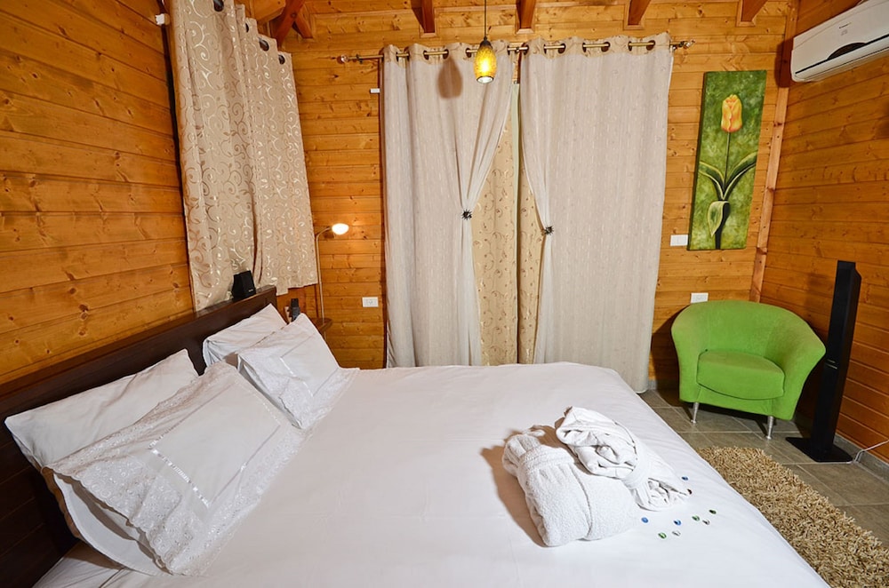 Classic Cabin, 1 Queen Bed with Sofa bed, Non Smoking photo 2