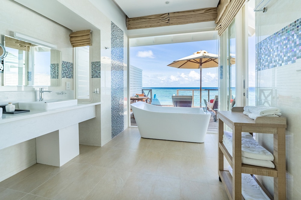 Ocean Villa with Pool + Slide photo 2