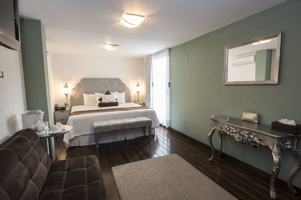 Standard Room, 1 King Bed - Photo 1