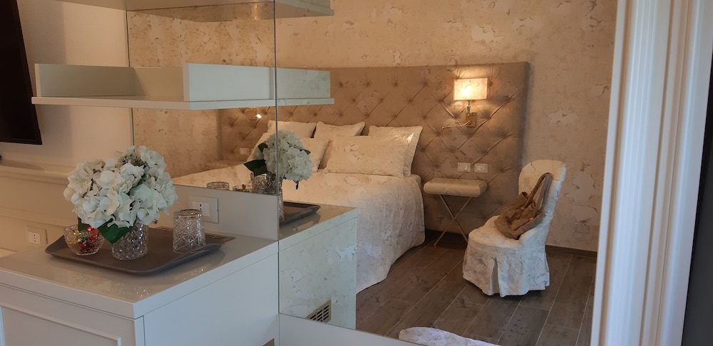 Deluxe Double or Twin Room, Garden View, Annex Building (Via di murlo, 10/E)