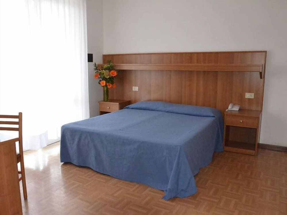 Family Quadruple Room, Multiple Beds - Photo 5