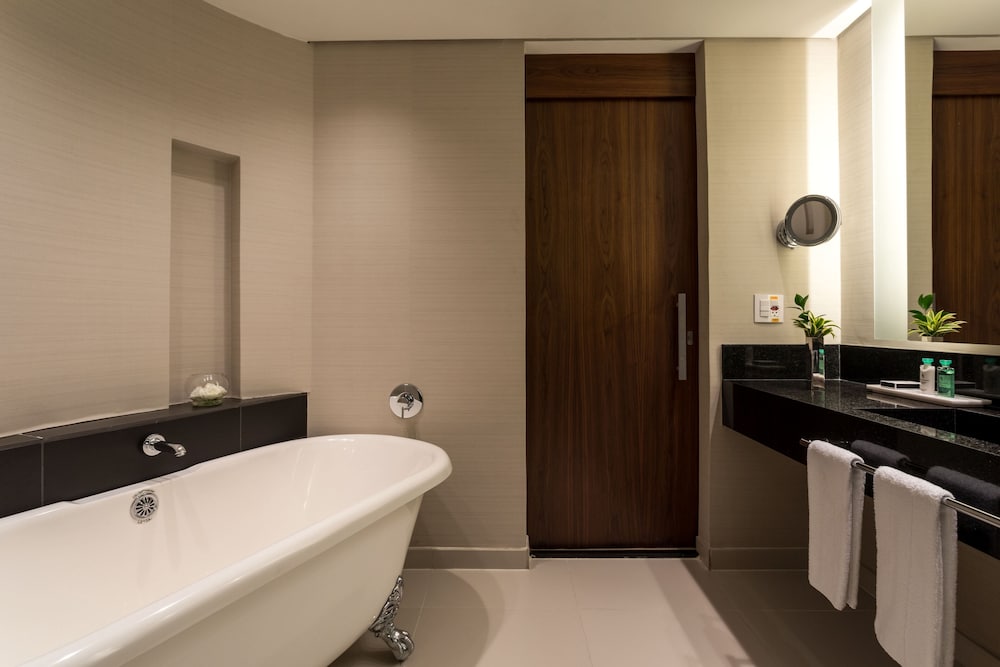 Executive Suite, Garden View - Photo 5