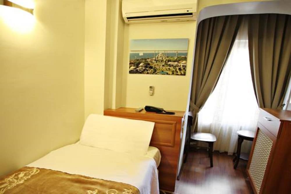 Single Room, Ensuite photo 1