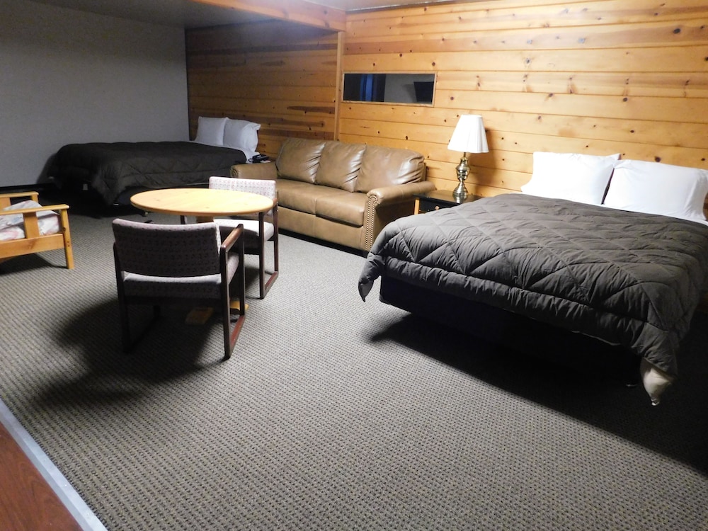 Suite, 2 Queen Beds (Dinette And Kitchen ) photo 2
