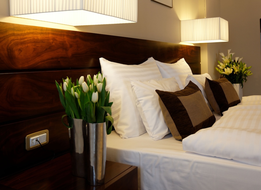 Superior Room, 1 King Bed - Photo 4