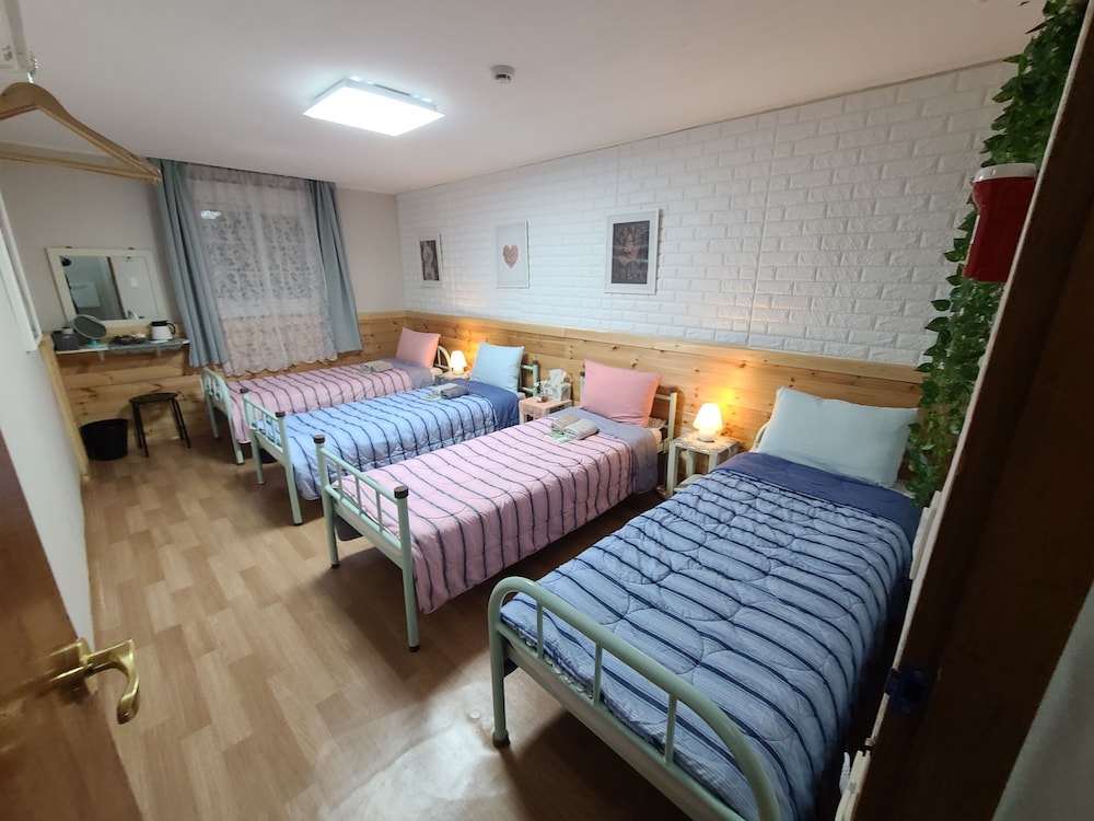 Standard Room (301) photo 1