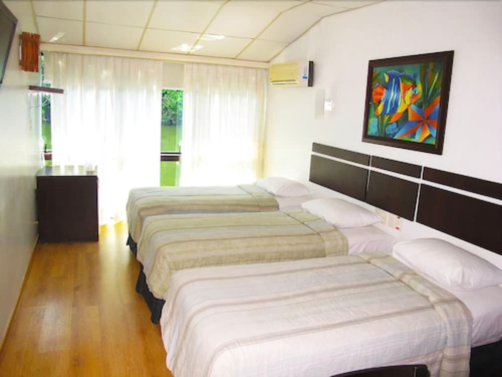 Deluxe Triple Room photo 2