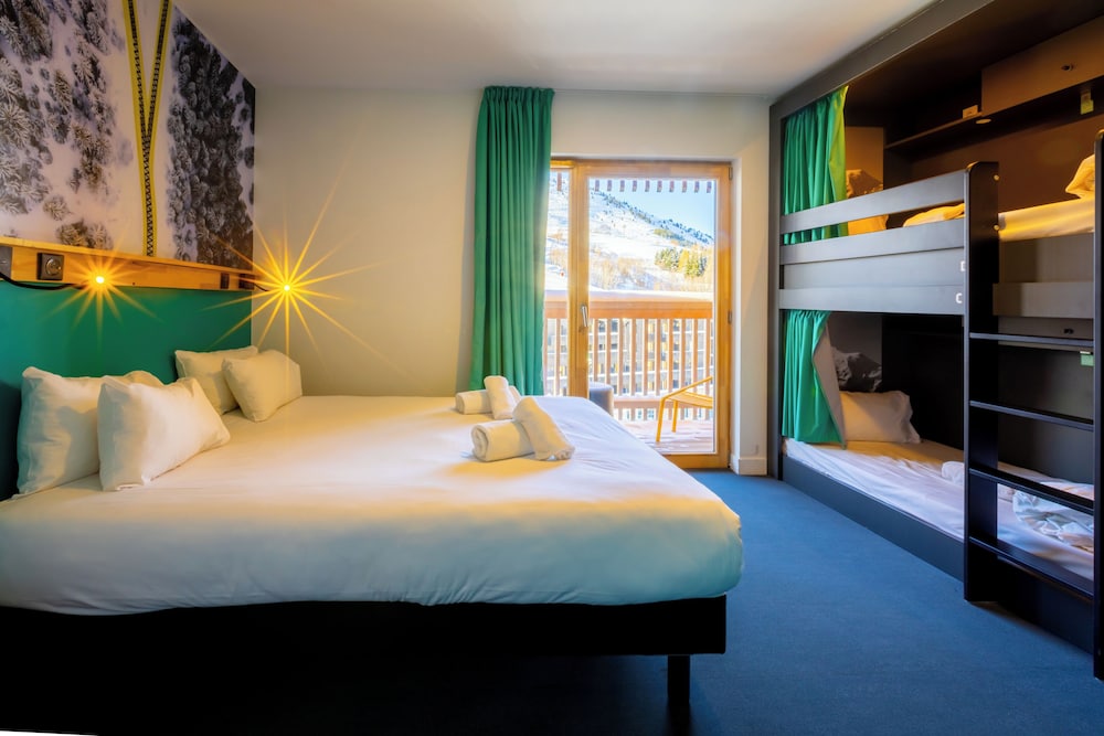 room for 4 persons with private bathroom photo 3