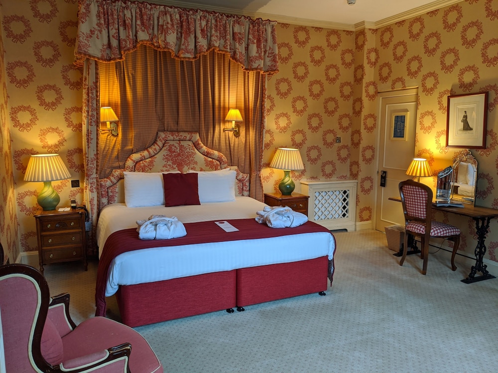 Deluxe Room, 1 King Bed - Photo 3