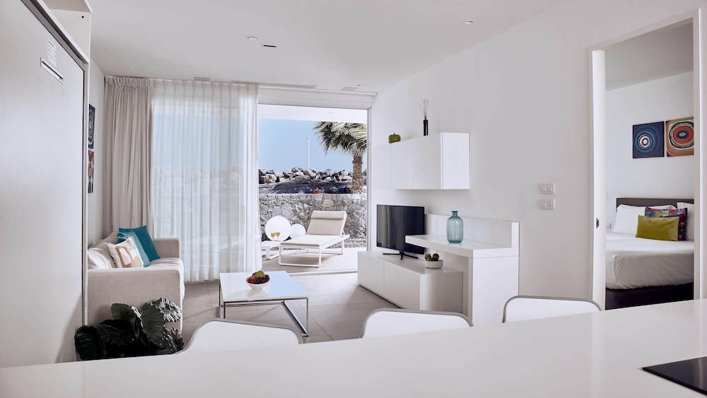 Suite, 1 Bedroom (Divinity Eden)