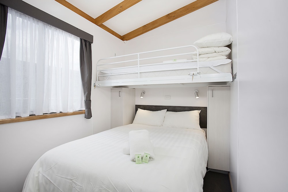 Deluxe Cabin, 2 Bedrooms photo 2