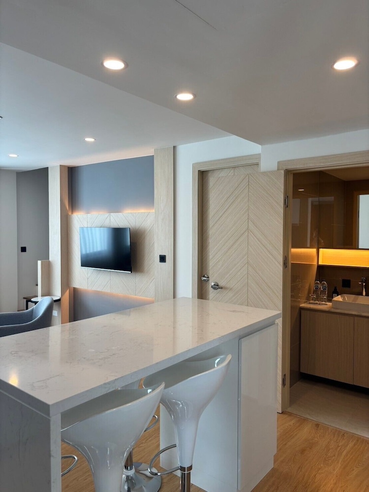 Premier Suite (Duplex) - Photo 8