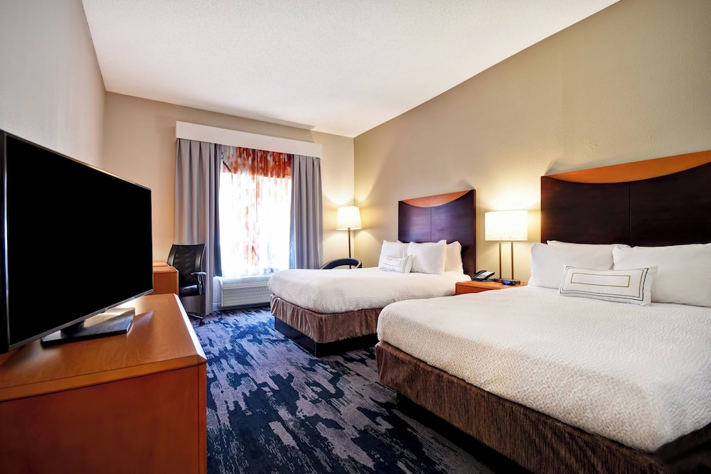 Room, 2 Queen Beds - Photo 4