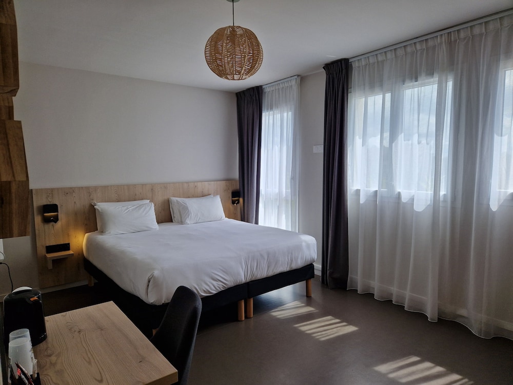 Deluxe Room, 1 Queen Bed