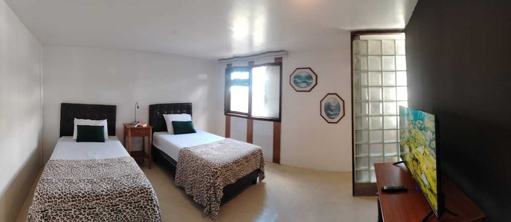 Deluxe Double or Twin Room, 2 Bedrooms photo 2