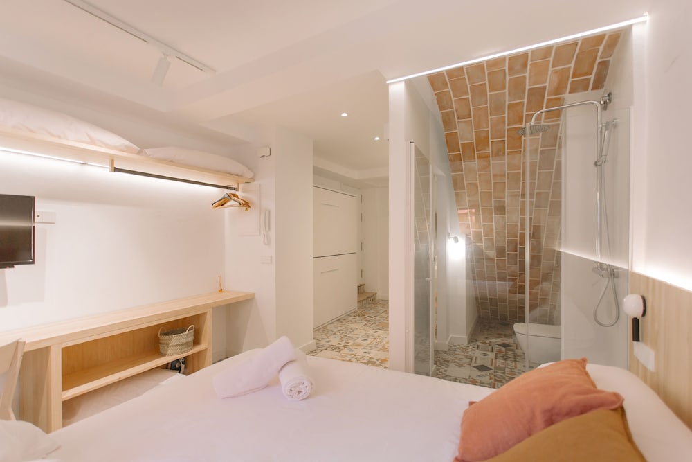 Comfort Duplex, Ensuite - Photo 4