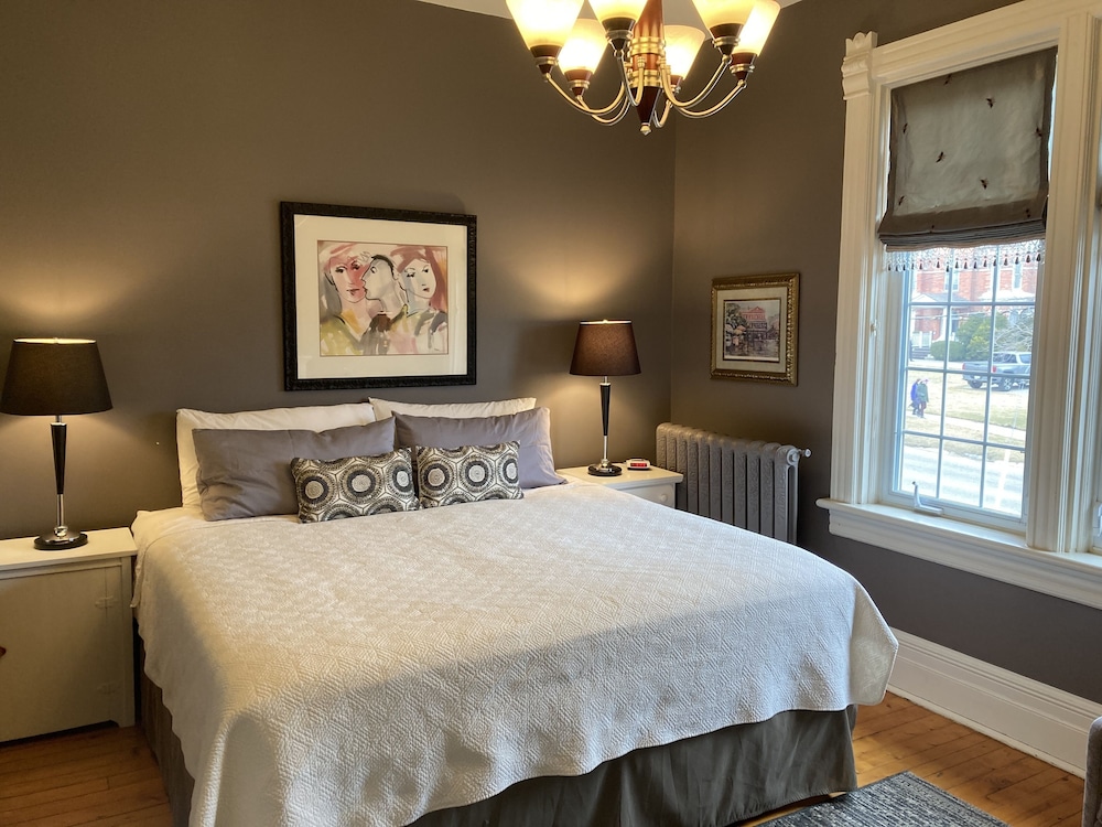 Superior Suite, Multiple Beds (Private Bathroom)