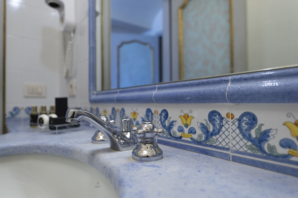 Superior Double Room, Terrace, Sea View - Photo 19