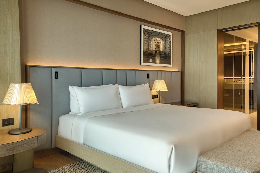 Junior Suite, 1 King Bed (OV with Living Area HF CF)