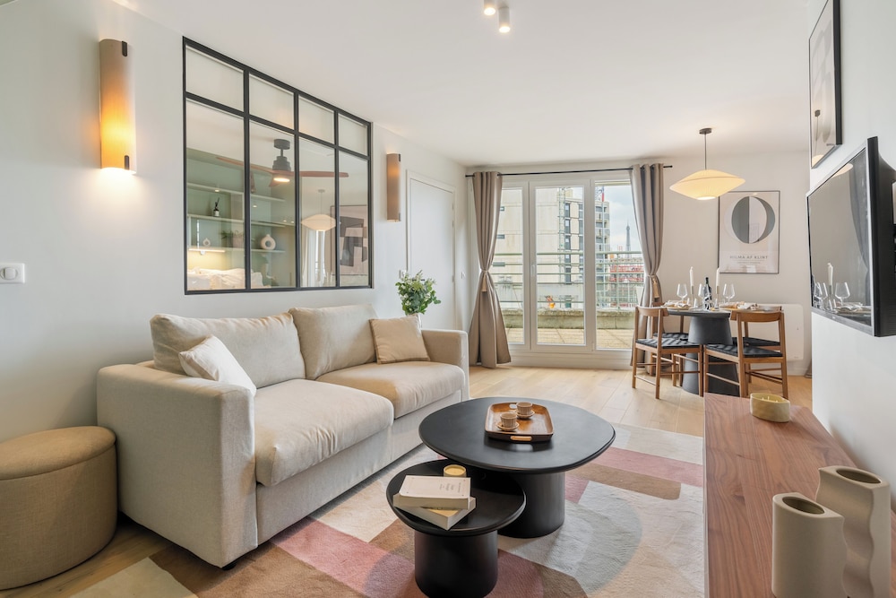 Deluxe Penthouse, City View