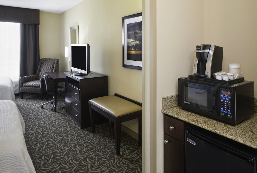 Standard Room, 2 Queen Beds - Photo 1