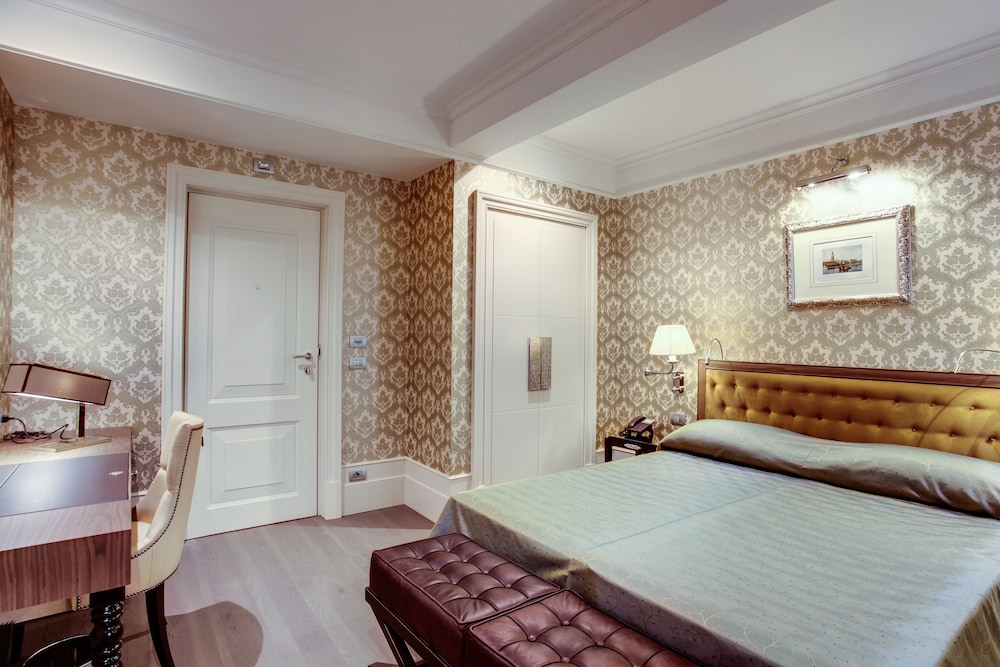 Classic Double or Twin Room, Garden View photo 3