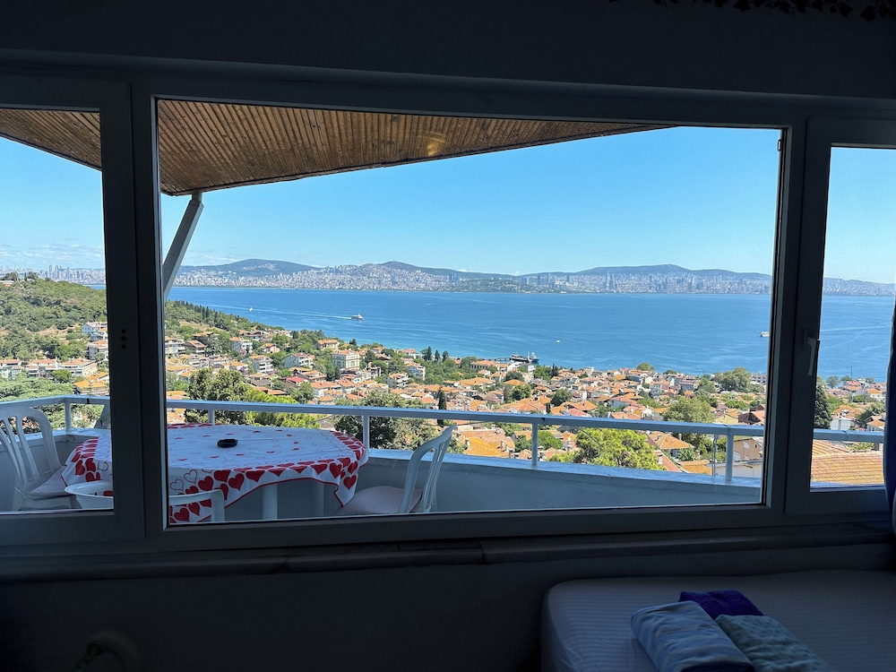 Deluxe Room, Balcony, Sea View photo 2