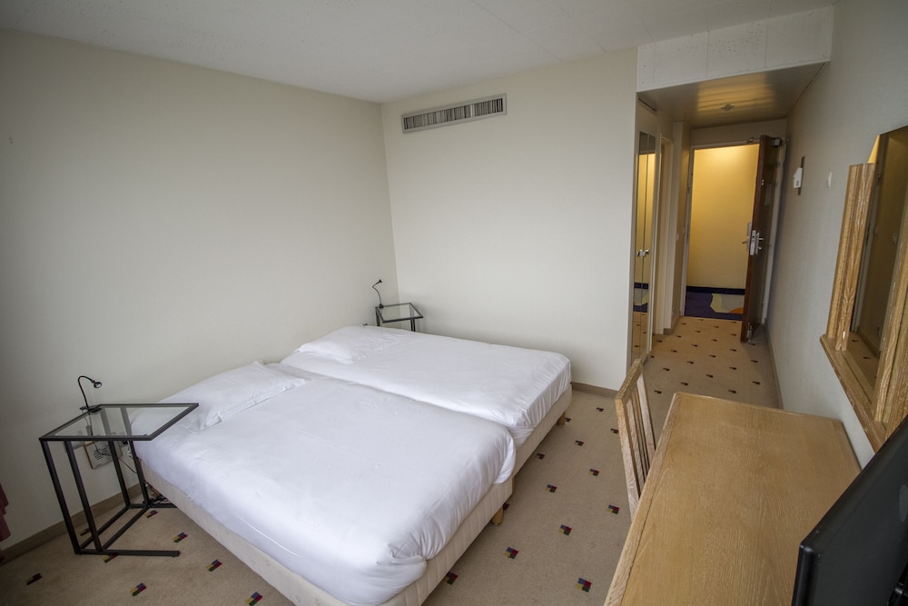 Economy Room, 2 Twin Beds photo 3