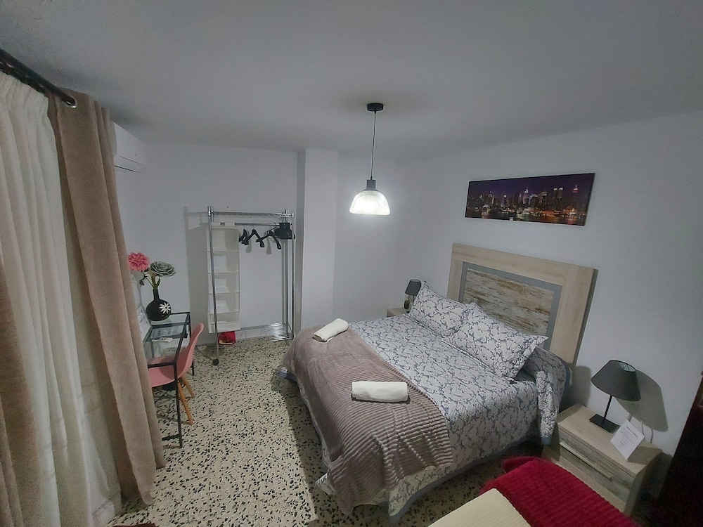 Comfort House, 4 Bedrooms, Mountain View photo 3