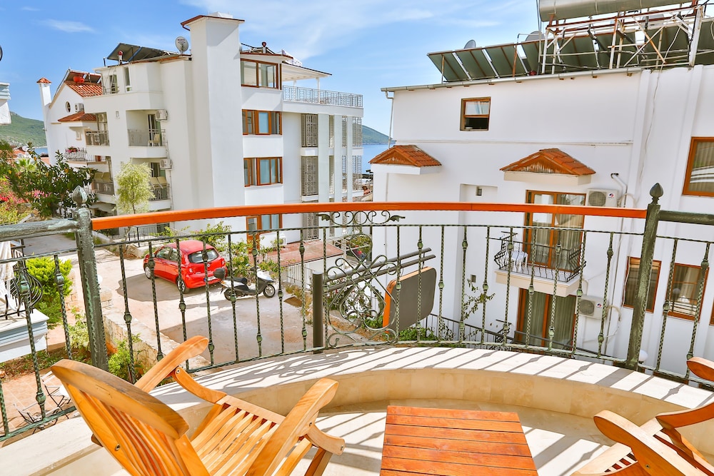 Economy Apartment, 1 Bedroom, Balcony, City View photo 2