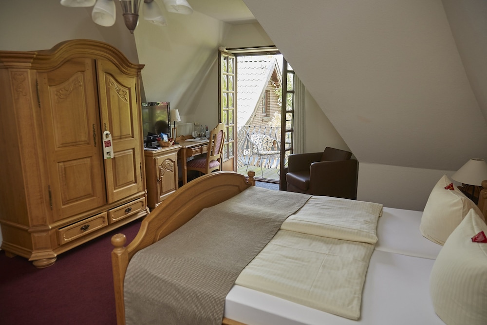 Standard Double Room - Photo 5