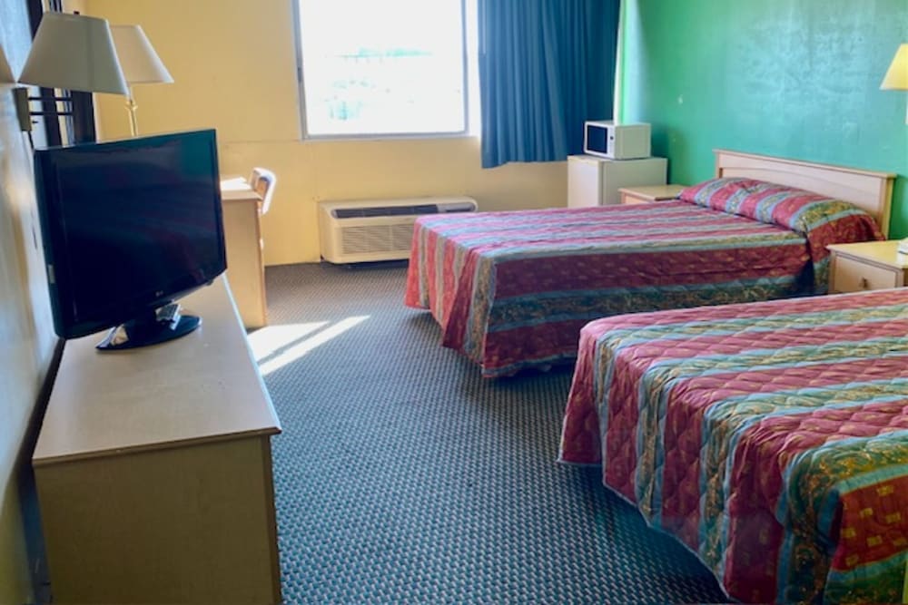 Room, 2 Double Beds, Smoking - Photo 2