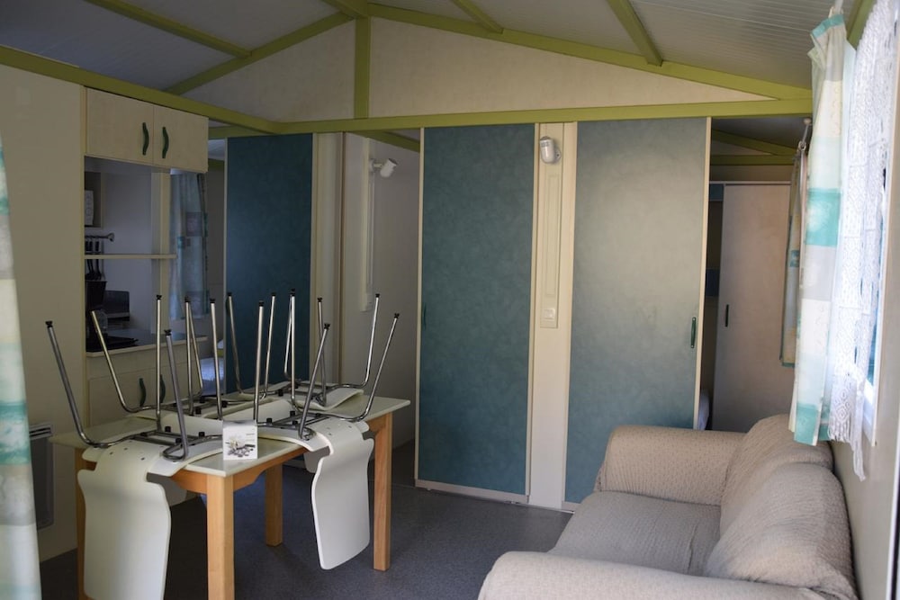Mobile Home photo 2
