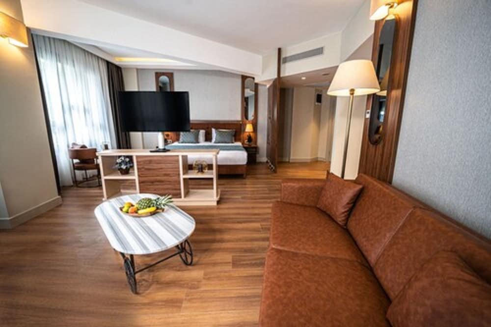 Suite with Balcony photo 1