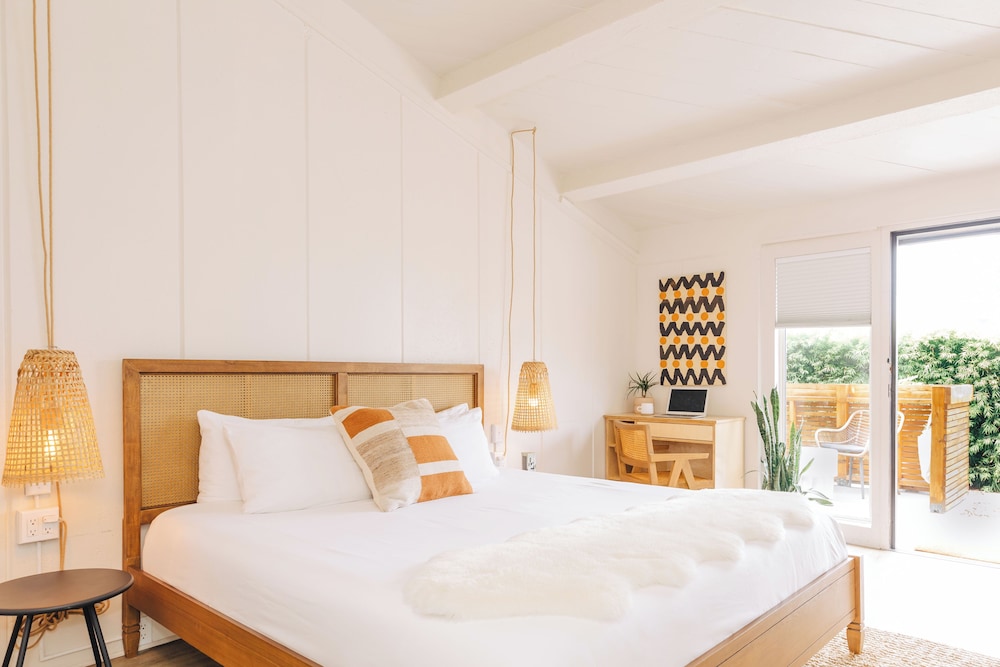 Deluxe Room, 1 King Bed, Patio