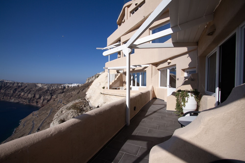 Elegant Suite Caldera View - Photo 16