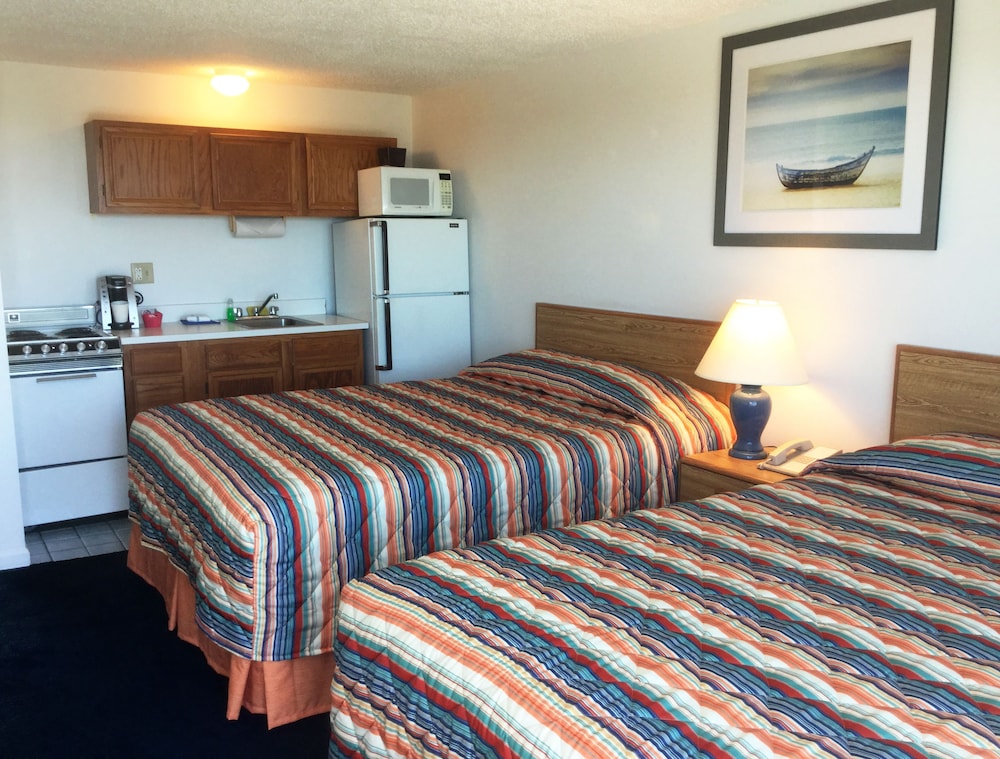 Kitchenette  / Private Balcony Room  2 Queen Beds photo 1