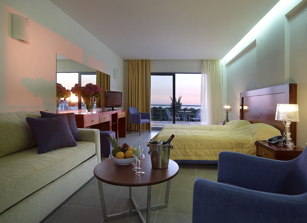 Deluxe Triple Room, Sea View photo 1