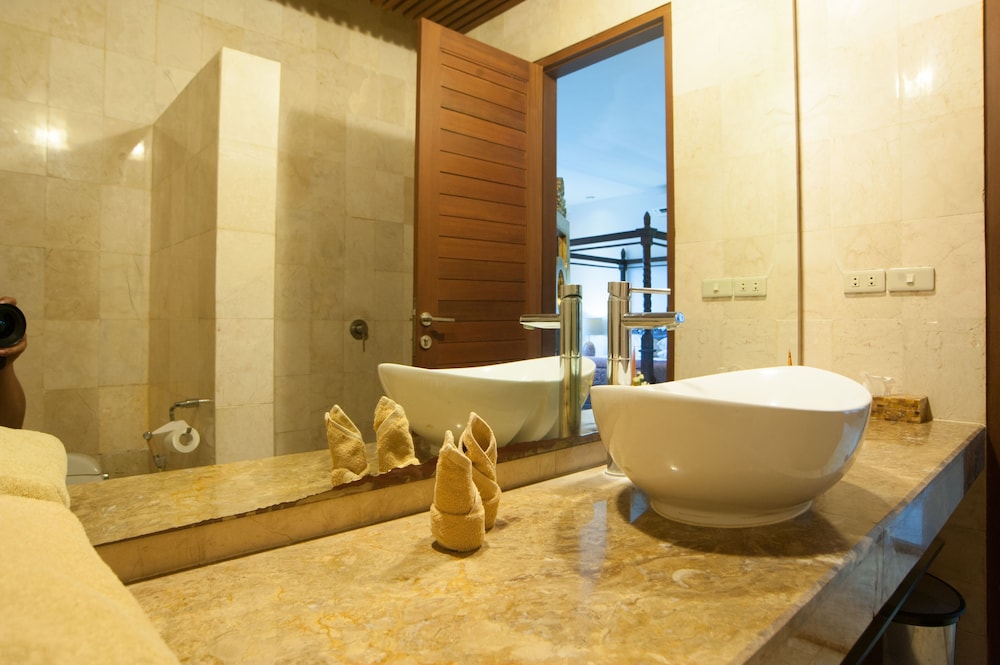 Superior Bungalow - Photo 20