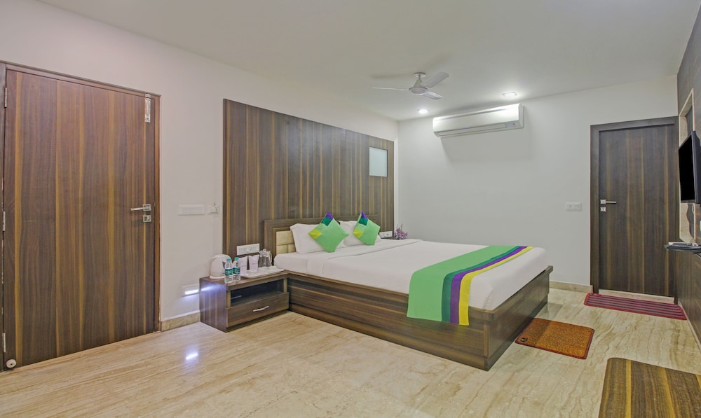 Deluxe Room - For Indian National Only - Photo 1