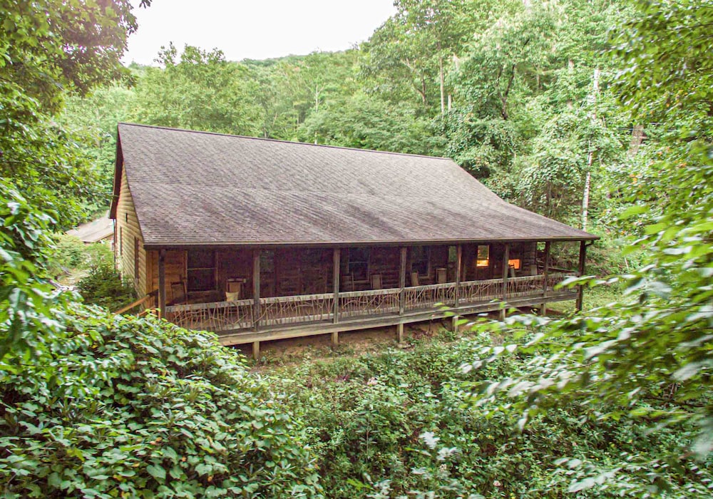 Clear Creek Lodge - Creekside King Room
