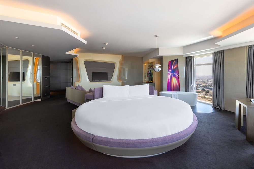 Luxury Suite (Round Bed Valor Suite)