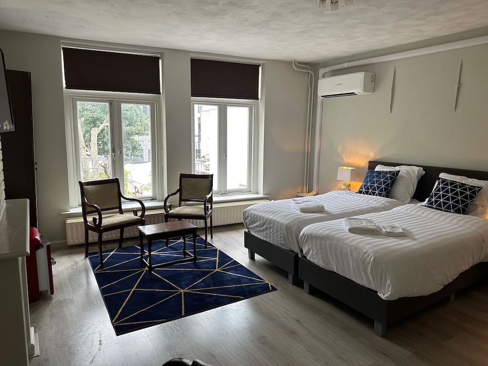 Deluxe Double Room, 2 Twin Beds, Non Smoking - Photo 1
