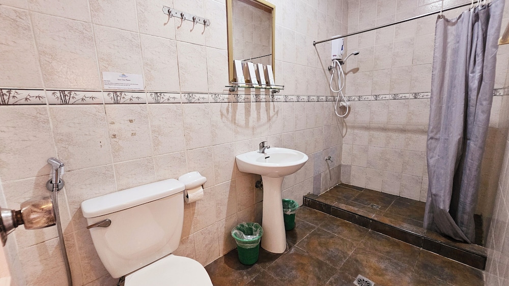 Premier Suite - Photo 5