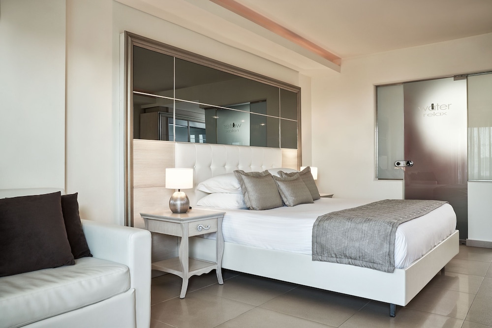 Superior Suite - Photo 4